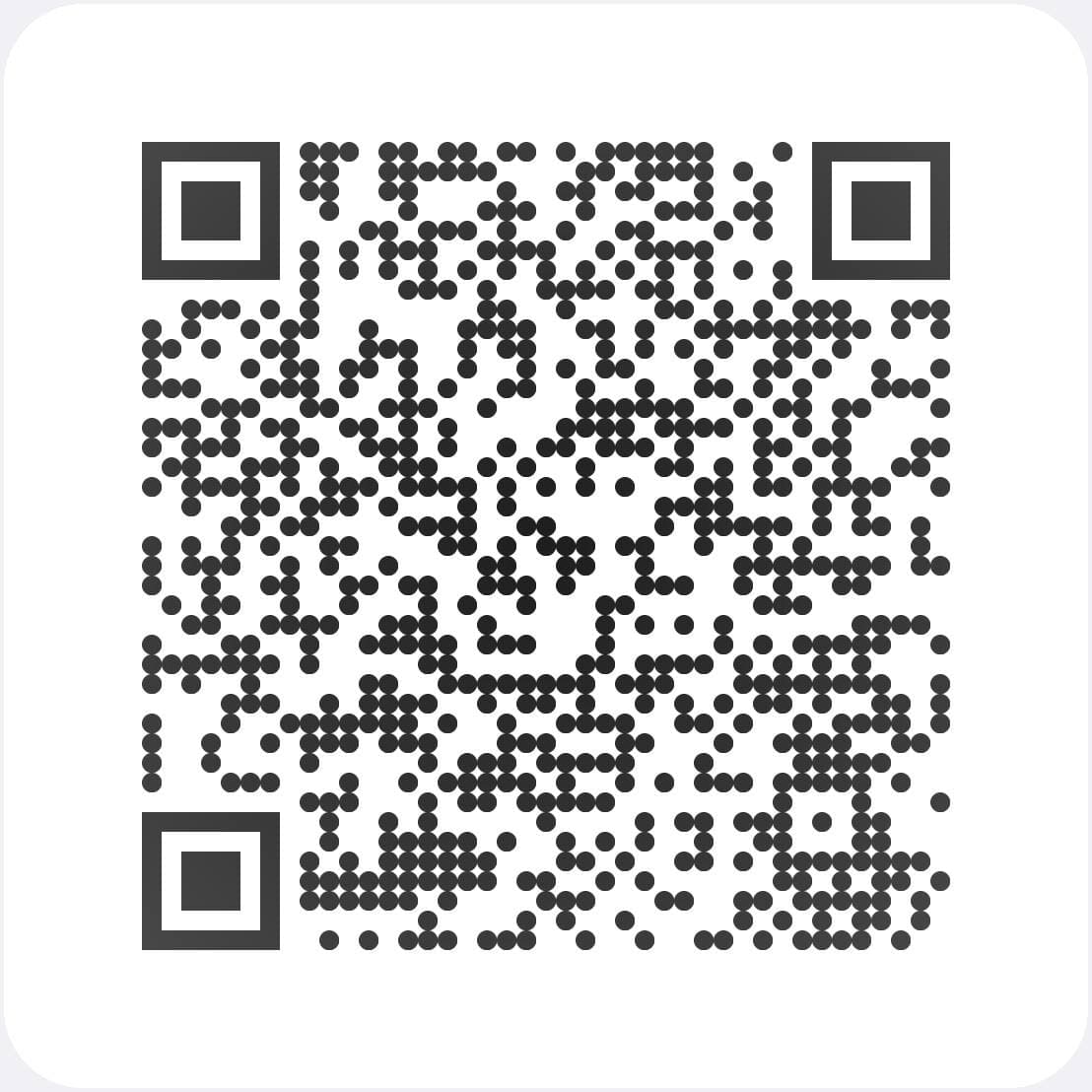 Wedding table setting with pink roses